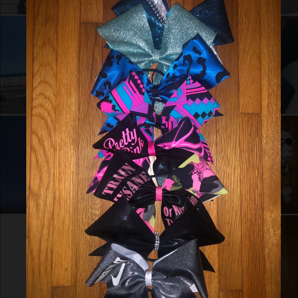 Cheer bows - Picture 2 of 6